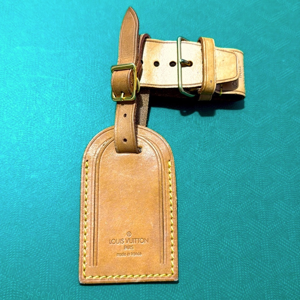 Louis Vuitton Tag & Poignant Set